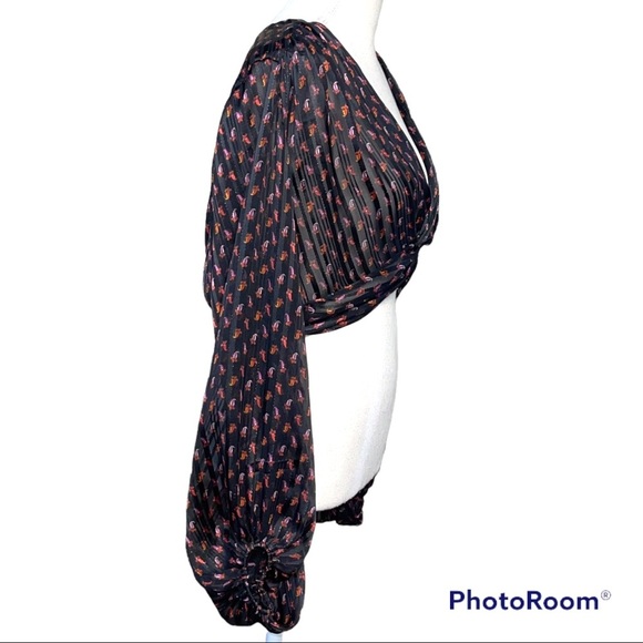 Zara Crop Twist Top Paisley Long Sleeve black red medium - Picture 4 of 6